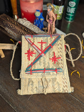 Load image into Gallery viewer, Mini Straw Handbag / Mini Djakout Kouzen