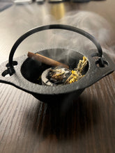 Load image into Gallery viewer, Cast Iron Mini Cauldron